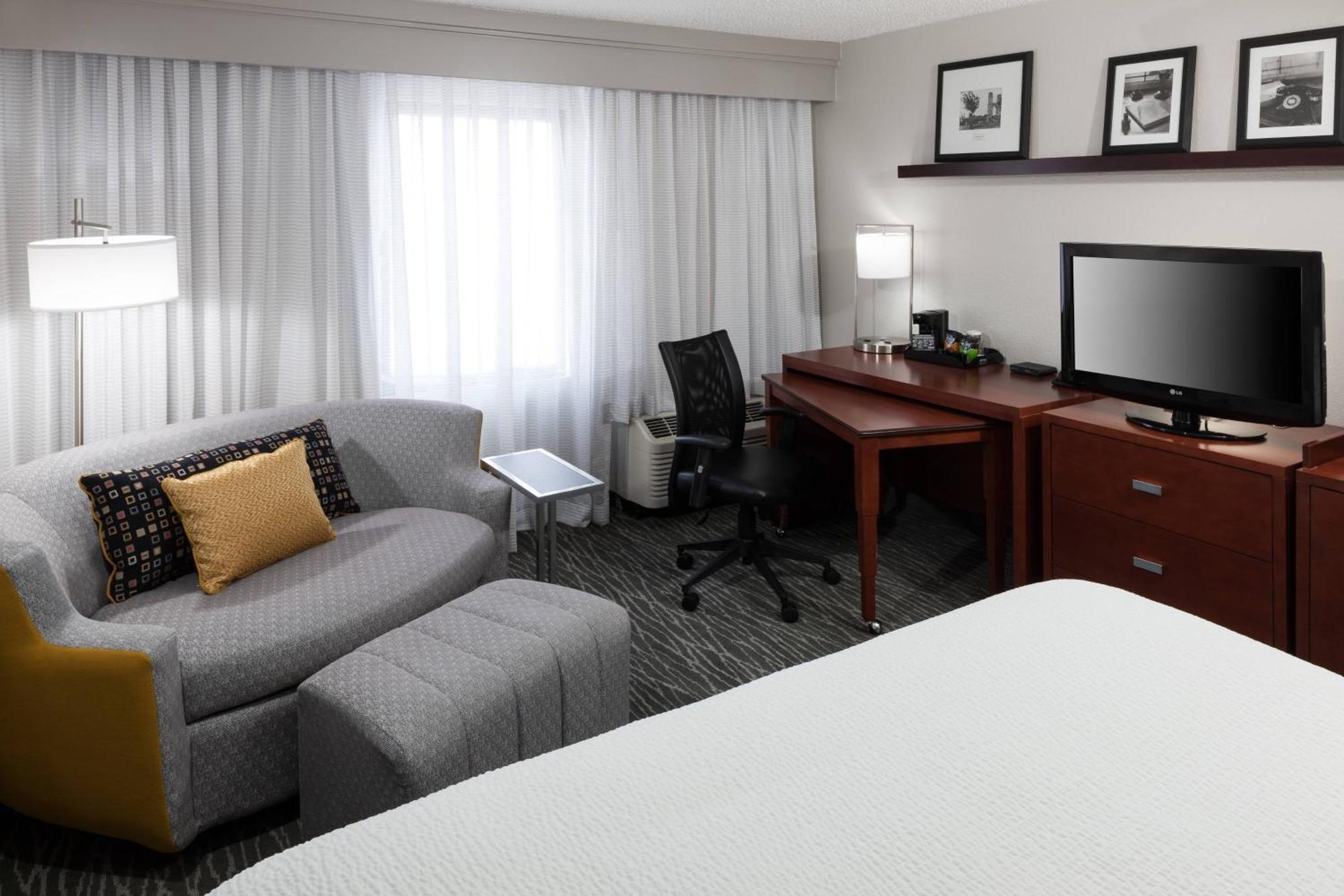 Courtyard By Marriott Waco Hotell Exteriör bild