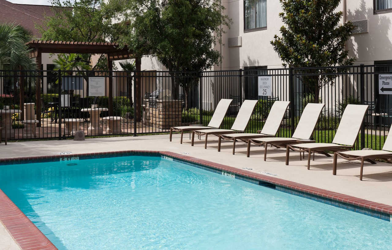 Courtyard By Marriott Waco Hotell Exteriör bild